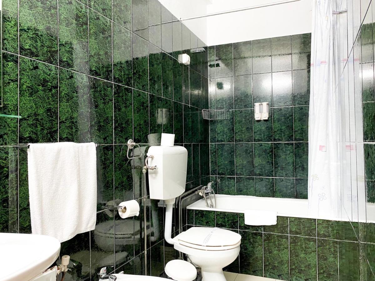 נאזרה Hotel Cubata מראה חיצוני תמונה